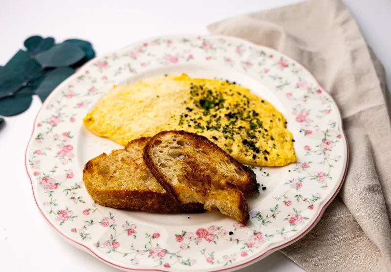 Омлет с камамбером